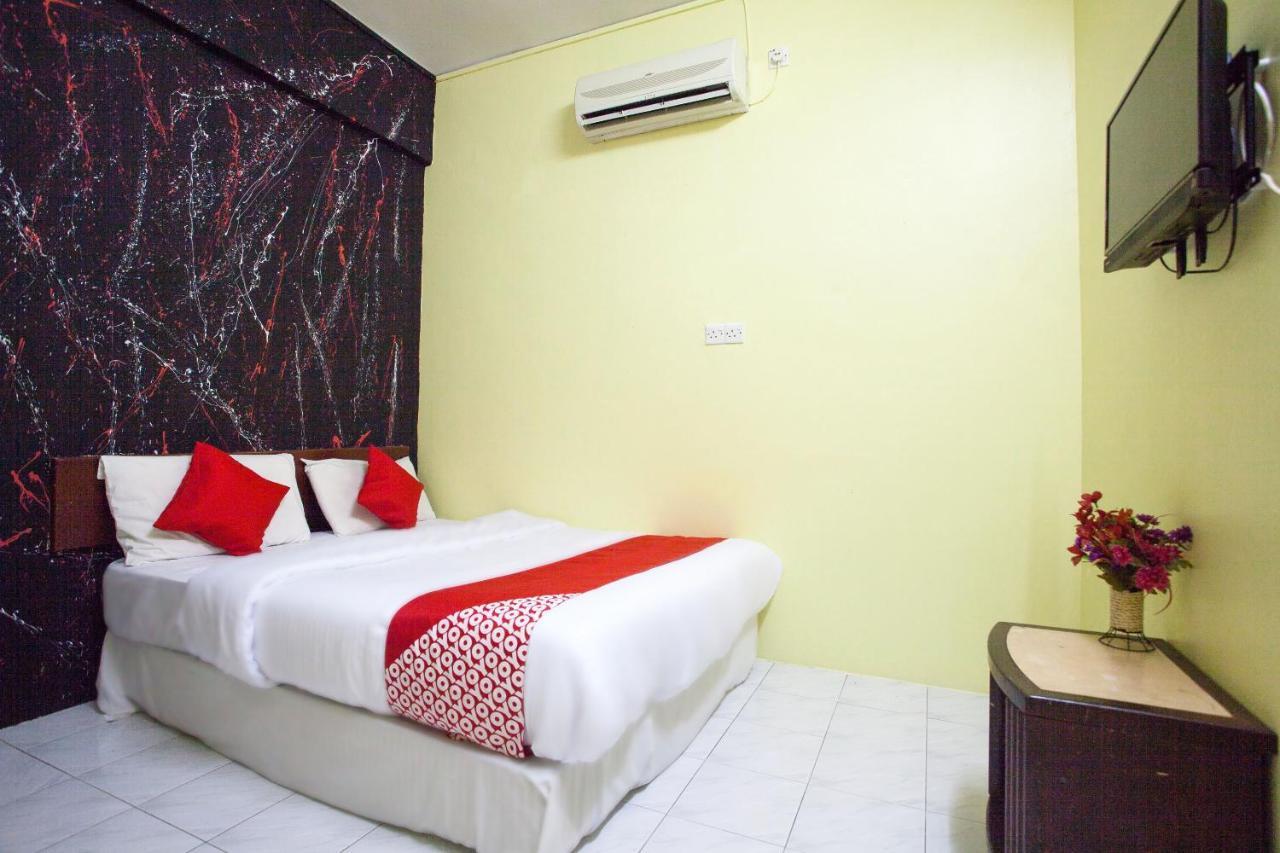 Oyo 796 Jr Hotel Sitiawan Exterior photo