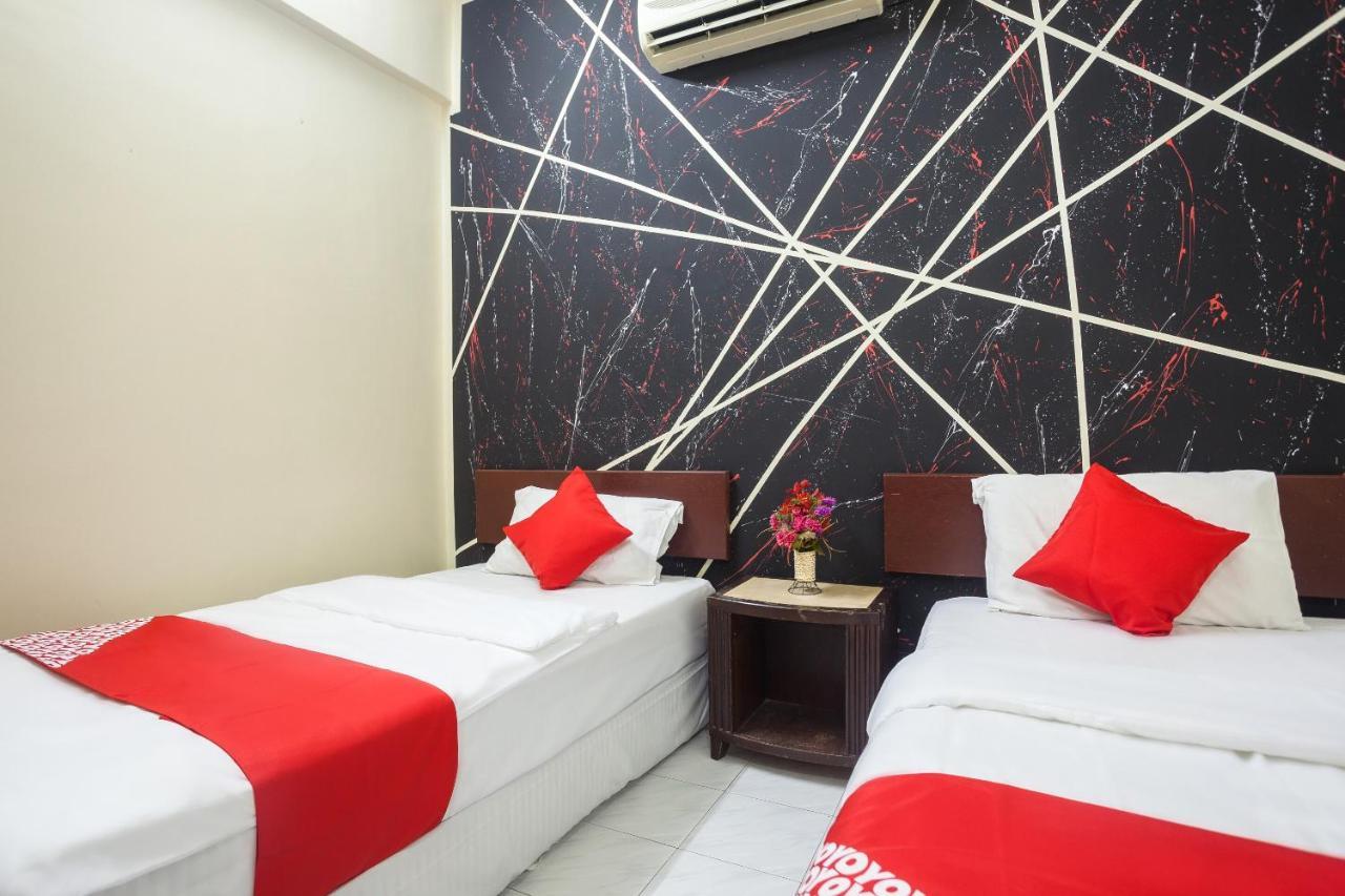 Oyo 796 Jr Hotel Sitiawan Exterior photo