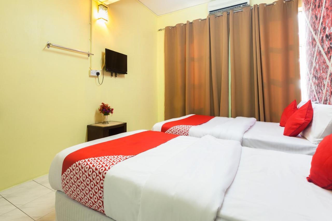 Oyo 796 Jr Hotel Sitiawan Exterior photo
