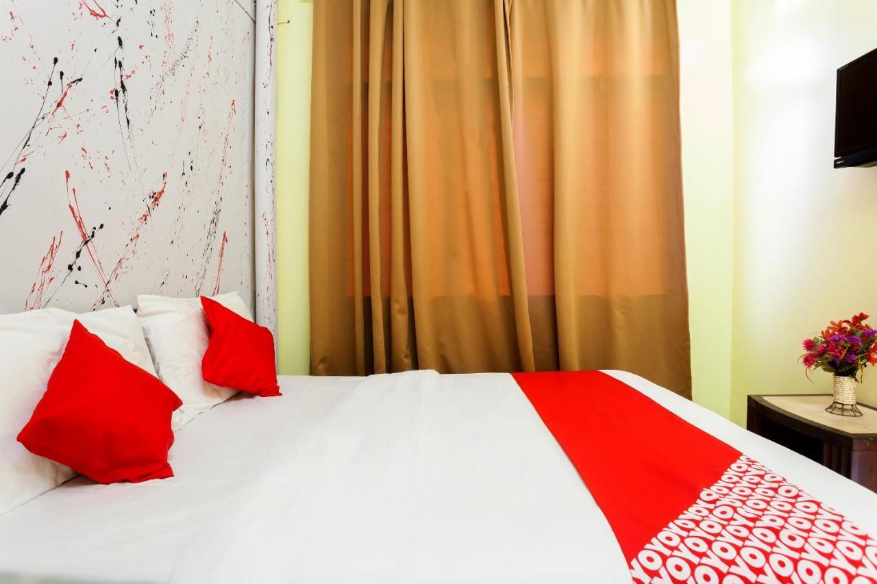 Oyo 796 Jr Hotel Sitiawan Exterior photo