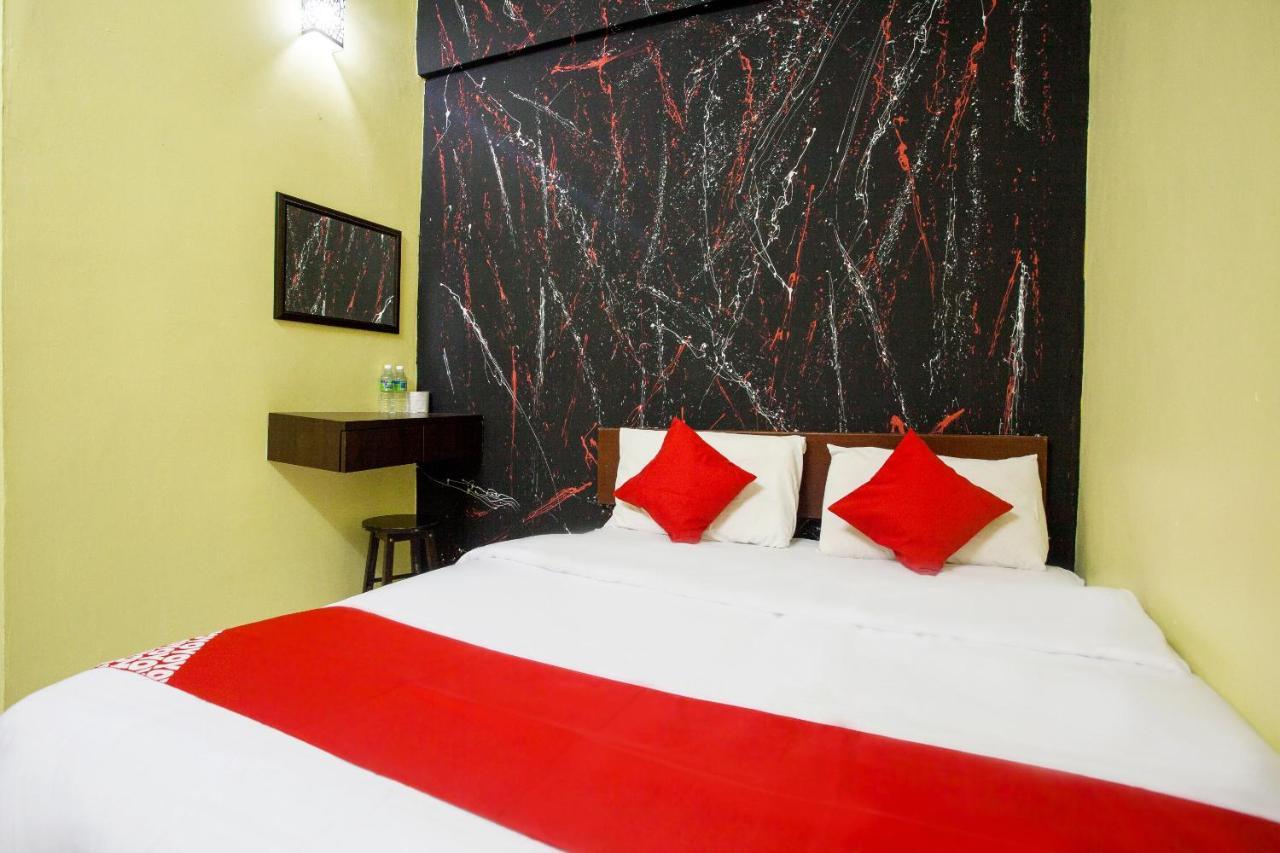 Oyo 796 Jr Hotel Sitiawan Exterior photo