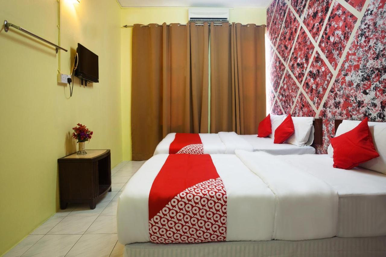 Oyo 796 Jr Hotel Sitiawan Exterior photo