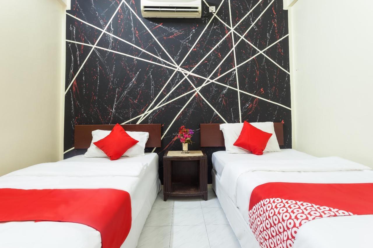 Oyo 796 Jr Hotel Sitiawan Exterior photo