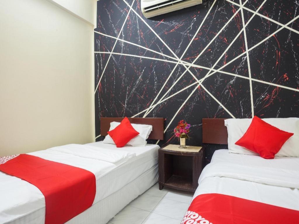 Oyo 796 Jr Hotel Sitiawan Exterior photo
