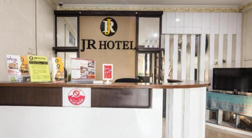 Oyo 796 Jr Hotel Sitiawan Exterior photo