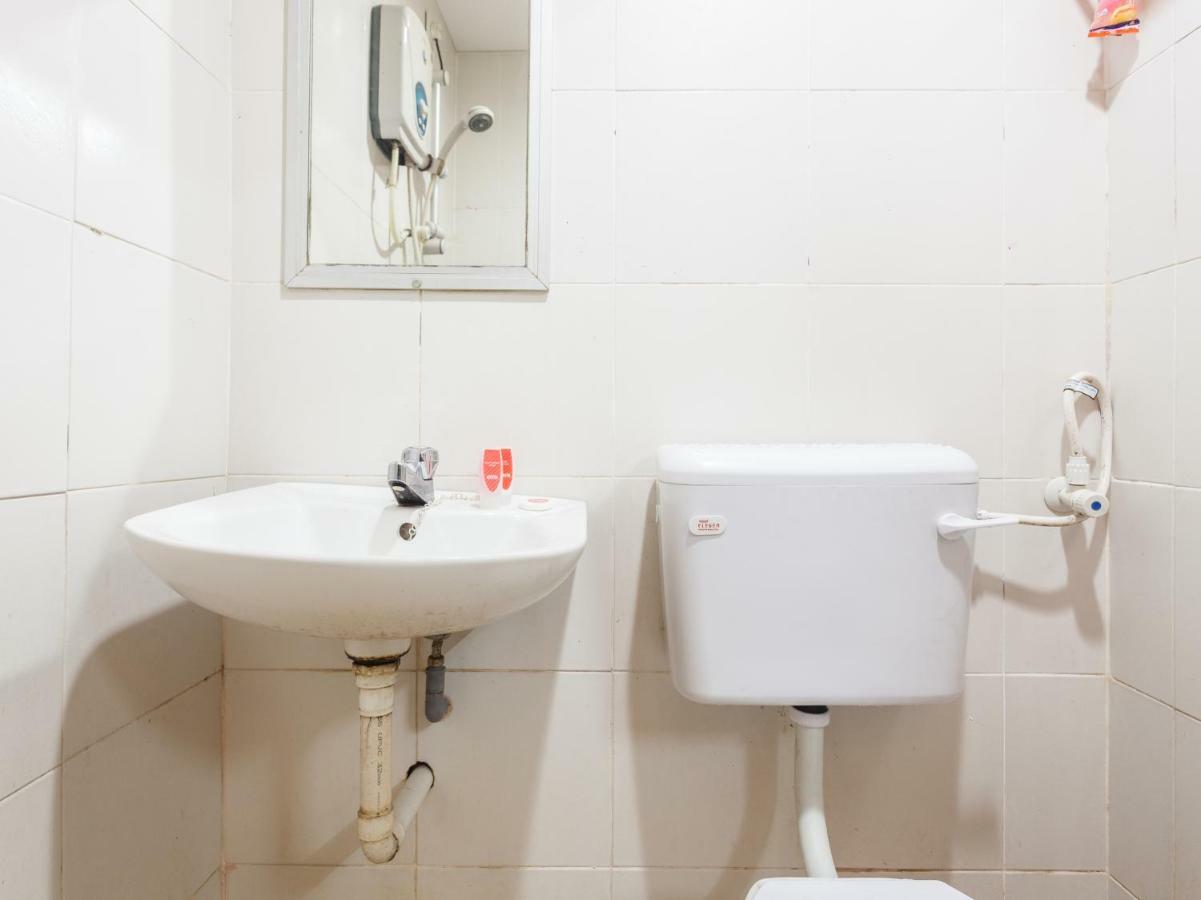 Oyo 796 Jr Hotel Sitiawan Exterior photo