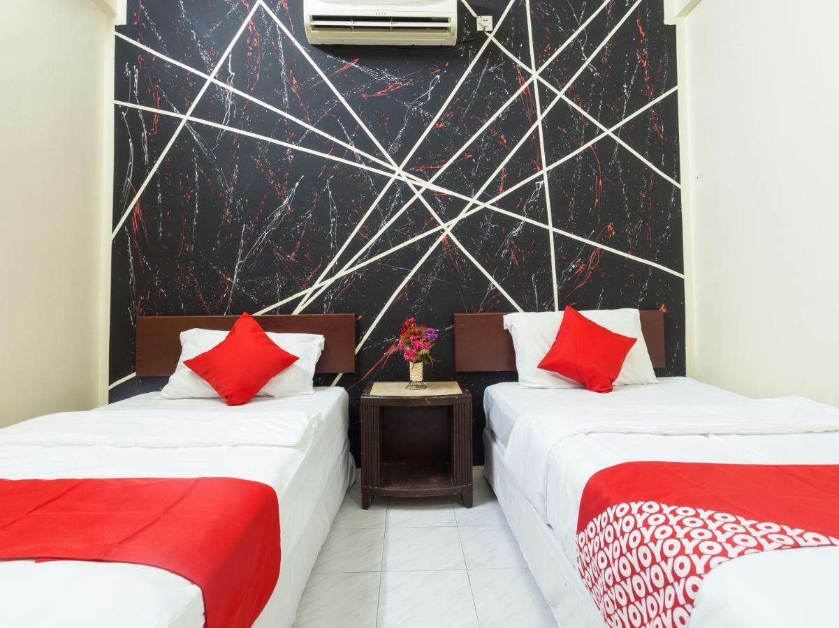 Oyo 796 Jr Hotel Sitiawan Exterior photo